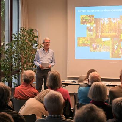 Präsident André Guntern an der GV 2025. 